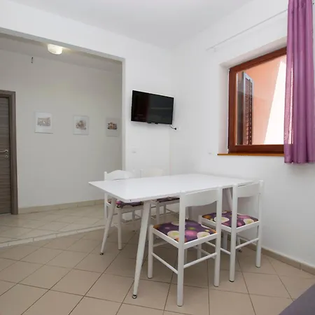 アパート Adriana *