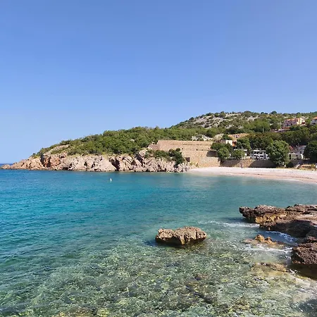 アパート Adriana