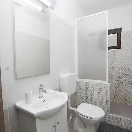 Adriana クレノヴィツァ