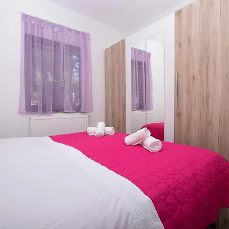 Apartment Adriana Klenovica